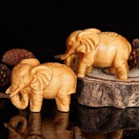 Natural Thuja Wood Elephant Figurines Craft Carved Natural Wooden Mini Animals Antique Decoration